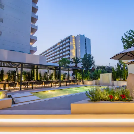 Divani Escape Отели рядом с достопримечательностью «Пляж Астир»