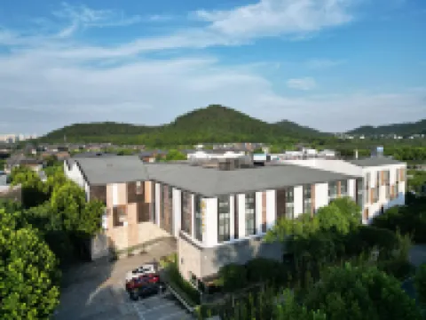 Scholars Shushan Hot Springs Resort فنادق في 