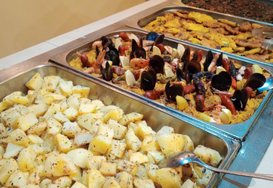 호텔 아드라르 아가디르의 풀사이드 바