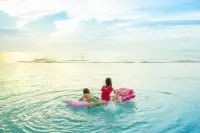 โรงแรมแกรนด์ บารอนี - สระว่ายน้ำแบบอินฟินิตี้