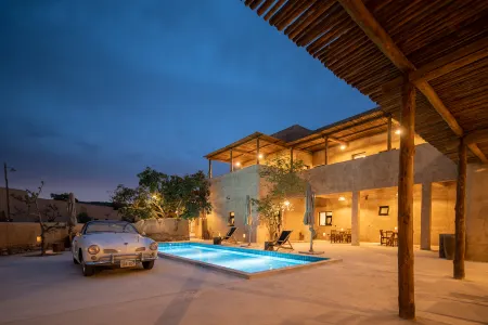 Zhongwei at Xiaowan B&B