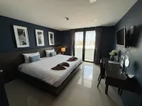 ザ・シーンズ ホテル