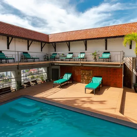 Pinnacle Lumpini Park Hotel