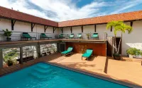 Pinnacle Lumpini Park Hotel - مسبح على السطح