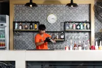The Marina Phuket Hotel - bar