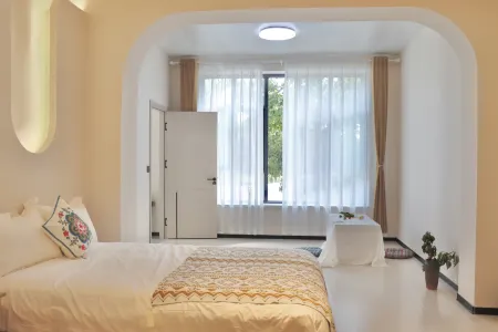 Manxin Fenglin Homestay Отели рядом с достопримечательностью «Xinyi Self-Drive Campground (Sayram Lake Branch)»