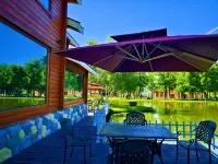 Yili Black Bee Manor Eco Hotel