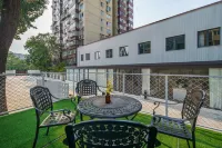 ...and hotel(Beijing South Railway Station Yangqiao)