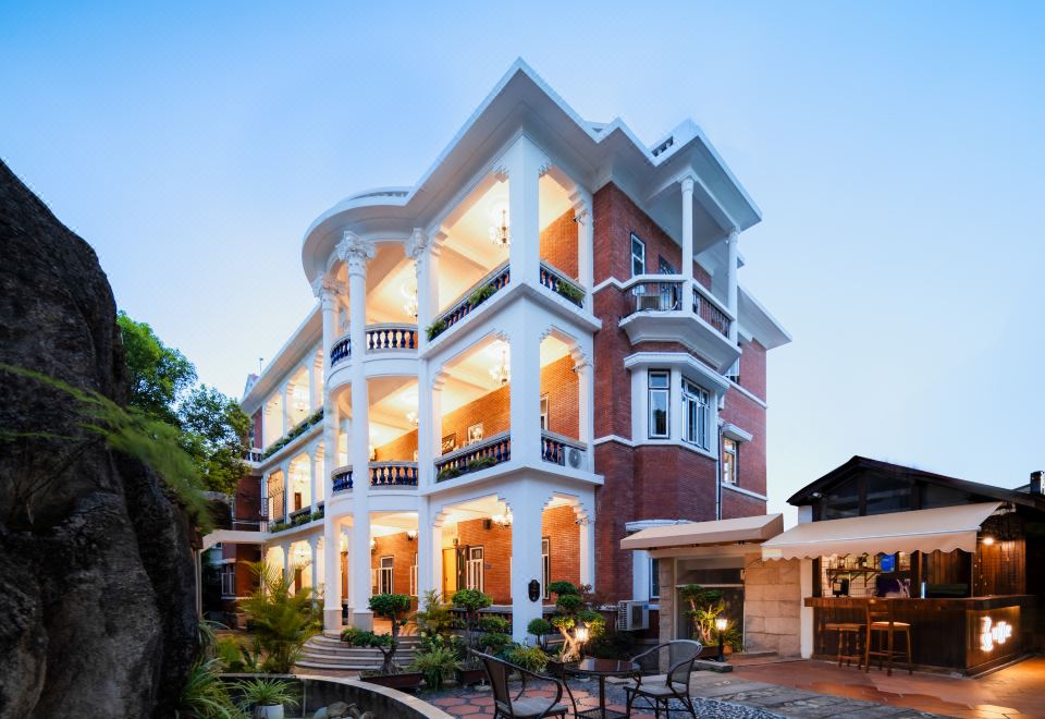 hotel overview picture