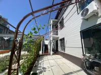 Khorgas Jinbian Jiayuan Homestay