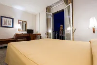 Hotel Gaudi Hotel dekat Colunmas Del Kursaal
