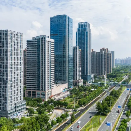 New Beacon International Hotel ( Wuhan International Expo Center Branch) Отели рядом с достопримечательностью «Третья Средняя Школа Вухана»