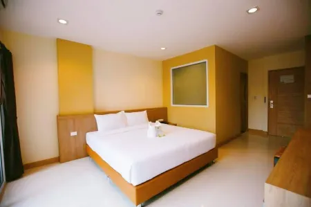 OMG Hotel Отели рядом с достопримечательностью «Wat Thung Setthi»