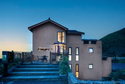 Yunhe Terrace Sit and Watch Yunqi Homestay Hotels near Qixingdun Observation Deck