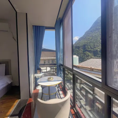 Baoxing Xueshan Yangjie Homestay