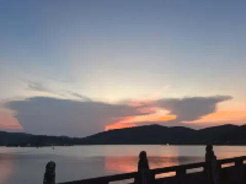 Shanjian Ge Farmstay (Nanbei Lake) Hotels near Jiaxing Senbo Nature Park & Resort