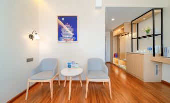 Dali Pinzhijia Hotel