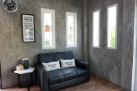 Snooze Inn Phuket - Free Shuttle to Bang Rong Pier