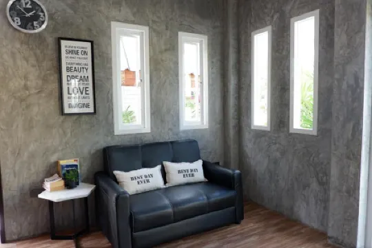 Snooze Inn Phuket - Free Shuttle to Bang Rong Pier