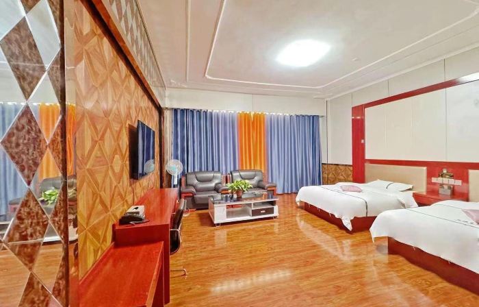 Golmud Longpeng Business Hotel
