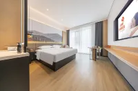 ジンイー ヨウシュエン ホテル（張家口市政府高速鉄道駅） Wuhan University of Technology Network Education Zhangjiakou Branch Campus周辺のホテル