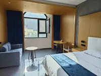 Danfeng Dongfeng Winery Hotel Hotel di Danfeng