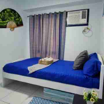 Near Manila Airport - "Budget - No Frills" One Bedroom Condo With Kitchen. 10L Rooms