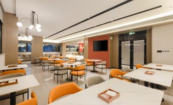 Borrman Hotel (Nanning Chaoyang Baisheng Pedestrian Street Plaza Third Street Two Lane Branch)