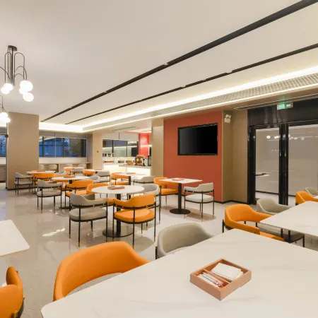 Borrman Hotel (Nanning Chaoyang Baisheng Pedestrian Street Plaza Third Street Two Lane Branch)