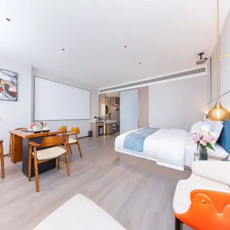ECHIC Hotel（Yueyang Lou District Pedestrian Street Branch）