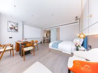 ECHIC Hotel（Yueyang Lou District Pedestrian Street Branch）