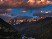 Siguniang Mountain Starry Peak Moonlit Cliff  Retreat（Changping Valley） - Mountain view