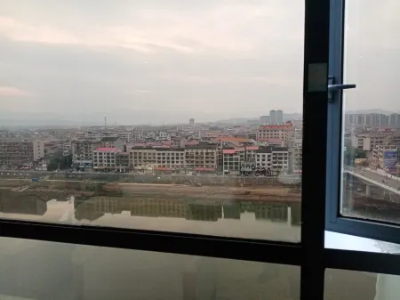 XuPu HuaShen Hotel(Dahan commercial pedestrian Street)