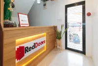 RedDoorz near UST Sampaloc Manila