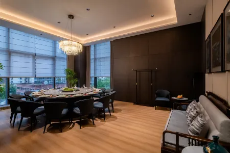Chongqing Girit Holiday Inn Отели рядом с достопримечательностью «Huayan Temple»
