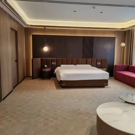 Wuchang Xinyue Zhenpin Hotel (South Square)