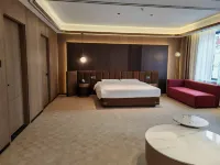 Wuchang Xinyue Zhenpin Hotel (South Square)