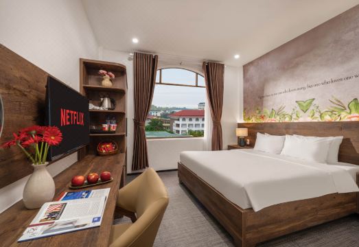 1. 클라이 럭셔리 ..