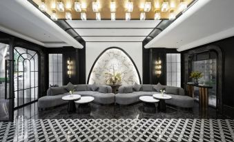 Xishuangbanna Jinghong Lanbo Designer Hotel (Guang Zhuang Star Night Market Branch)