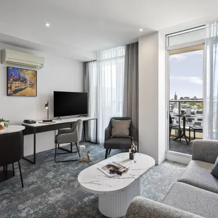 Punthill South Yarra Grand Отели рядом с достопримечательностью «Прямоугольный стадион»