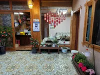 Fuduoduo Inn Hotels near Lijiang Railway Station