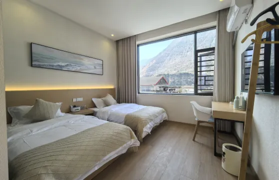 瀘定山隱·園林酒店