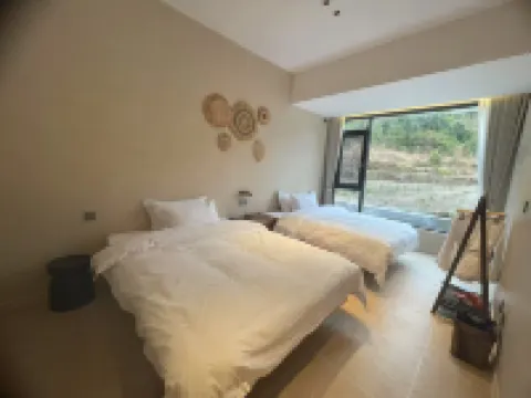 Shanguli Valley Private Hot Spring Resort Courtyard Hotels in Lechang