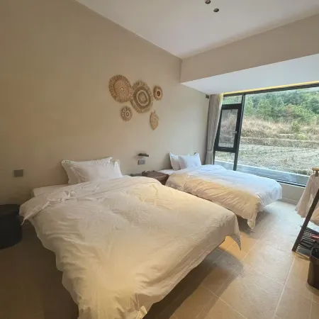 Shanguli Valley Private Hot Spring Resort Courtyard