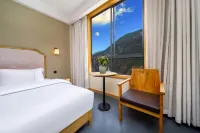 Gongjin Lianri Ecological Cave Hotel (Daocheng Yading Branch)