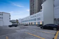 xiaowuxingjiudian - parking