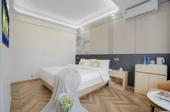 Junze Hotel (Kunming Railway Station Shuangqiao Night Market Style Street Branch) Hotels near Fude Station