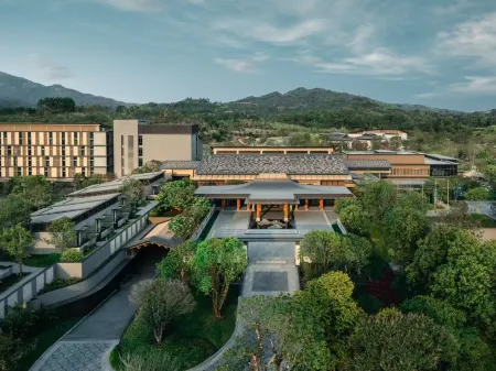 MGM RESERVE HOTEL ZHUHAI Отели рядом с достопримечательностью «Zhuhai Branch of Beijing Normal University Dormitory»