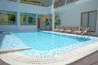 Cocomo Maldives Hotels in Himmafushi