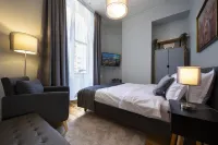 Cozy 1BR Athenaeum | Central | Balcony Views